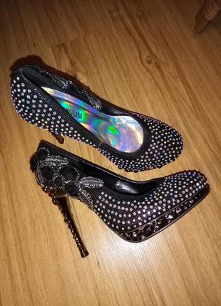 Туфлі жіночі