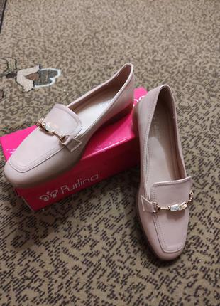 Зручні туфлі рожеві глибокі р 38-39 ст 25см підошва поліуретан мокасини шкільний каблук з ланцюжком