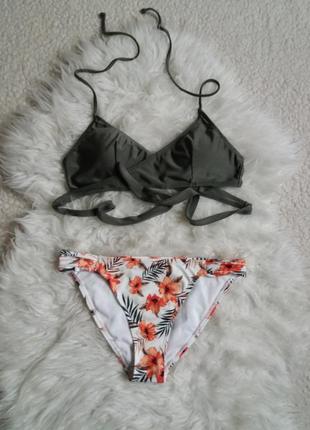 Збірний купальник на порівняно вузькі стегна