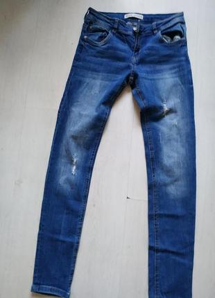 Bershka ,джинси 👖 розмір 28