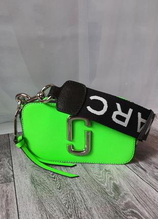 Marc jacobs snapshot fluorescent брендовая женская крутая неоновая салатовая сумочка натуральная кожа жіноча модна неонова зелена сумка шкіра6 фото