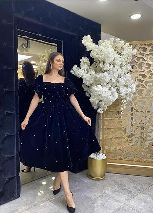 Шикарне оксамитна сукня з камінням