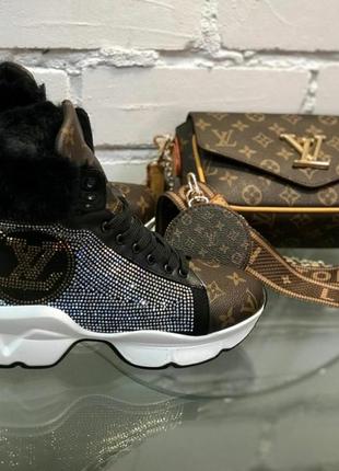 Бомбезні брендові чобітки,високі кросівки, туреччина.