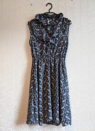 Синее приталенное шифоновое платье oodji с рюшами и пуговицами