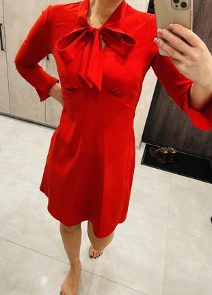 Платье с бантом