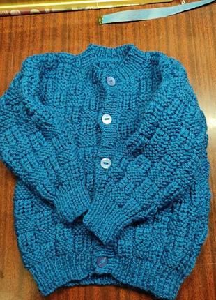В'язана кофта на гудзиках