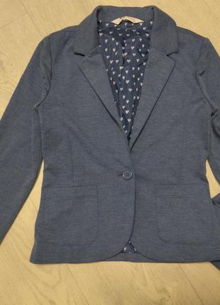 Пиджак 10-12 лет 152 см. трикотажный