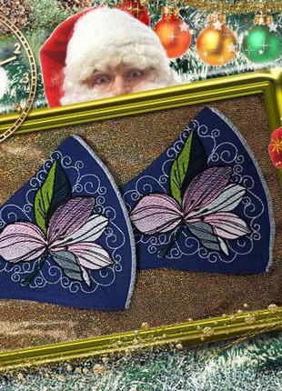 Маска з вишивкою