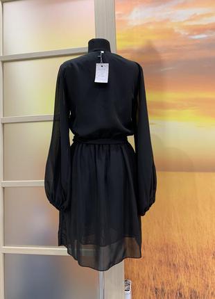 Черное короткое платье из шифона с рукавами6 фото
