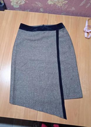 Бежевая юбка,на подкладе,размер s, в идеале