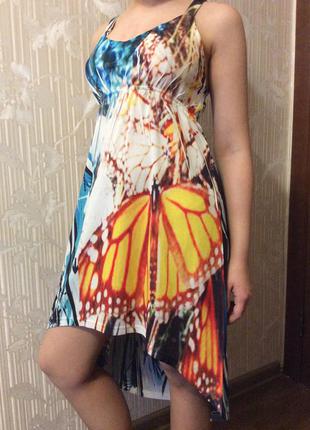 Платье каскадного типа (модный принт - бабочки)1 фото