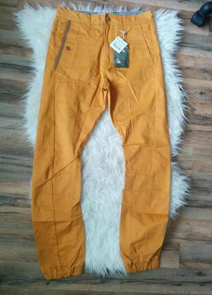 Стильные брюки на резинках