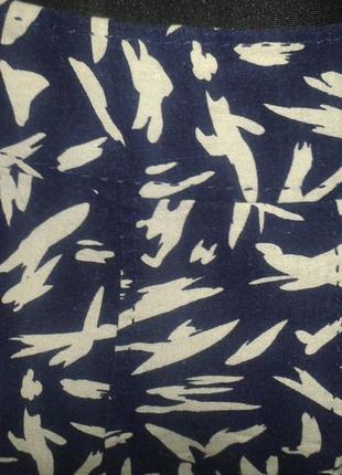 Стильна легка синя спідниця в пташки р46 ewm3 фото