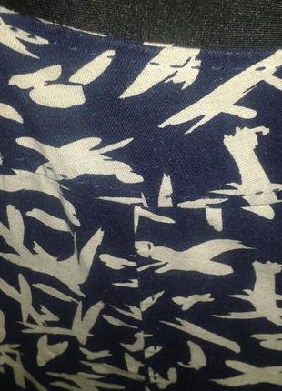 Стильна легка синя спідниця в пташки р46 ewm5 фото