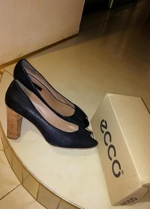 Туфлі, босоніжки ессо розмір 41 (26,5-27)