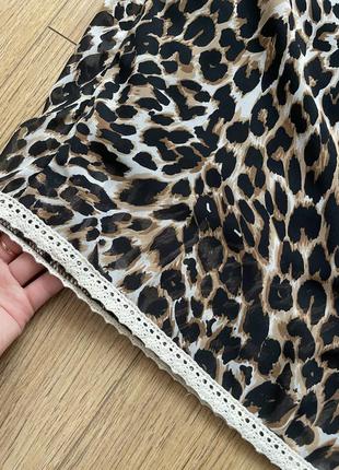 Платье леопардовое шифоновое с кружевом с поясом свободное нарядное7 фото