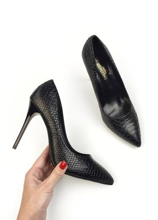 Женские черные туфли лодочки с принтом питон рептилия женские черные туфли лодочки с принтом питон рептилия8 фото