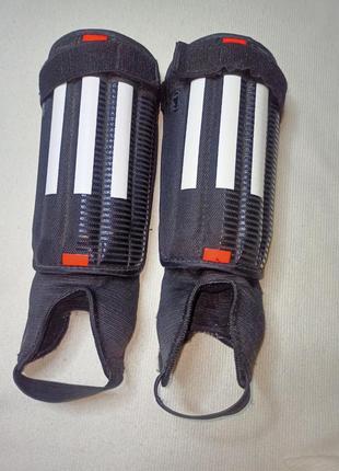 Щитки футбольные . защита ног для футбола, щитки adidas1 фото