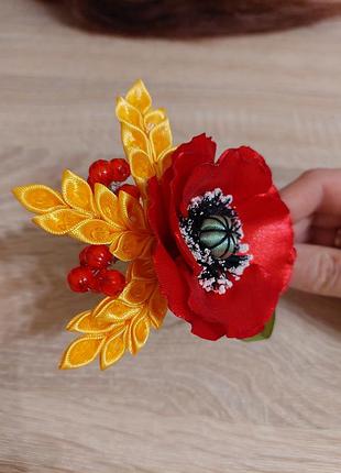 Брошка в українському стилі