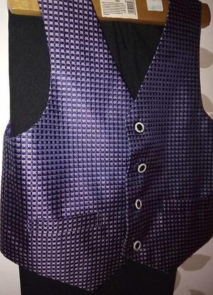 Костюм двойка на мальчика жилет брюки сиреневый чёрный на выпускной