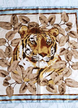 Платок с тигром