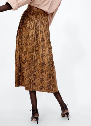 Женская стильная юбка плиссе со змеиным принтом zara2 фото