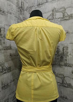 Желтая блуза с коротким  рукавом на запах с поясом3 фото