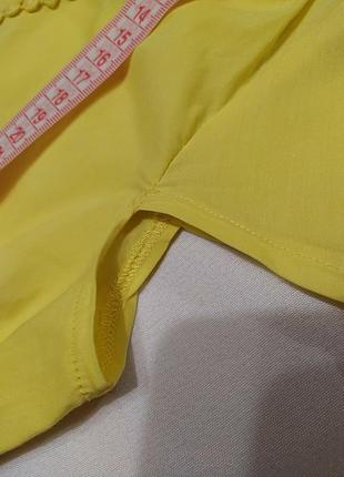 Желтая блуза с коротким  рукавом на запах с поясом8 фото