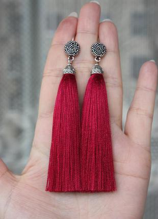 Сережки сережки кисті пензлика з оригінальною швензою пишні вишневі малинові1 фото