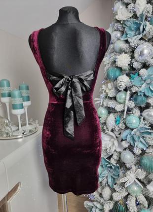 Платье мини бархатное по фигуре