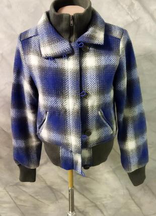 Крута курточка