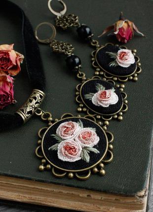 Черный комплект колье и серьги с агатами нарядные украшения с цветами1 фото
