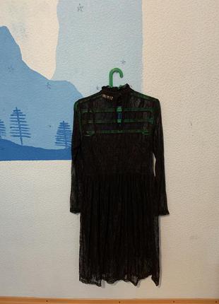 Чёрное вечернее платье