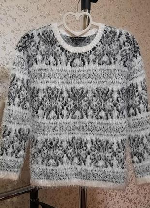 Свитер