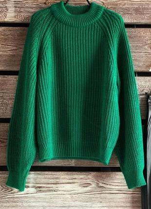 Стильный свитер в универсальном размере