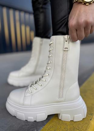 Жіночі шикарні утеплені черевики під бренд білі з замком жіночі білі утеплені стильні ботіночки1 фото