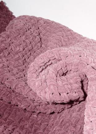 Теплий плед ручної в'язки попеляста троянда