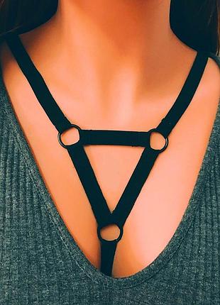 Оригінальний чорна прогумована портупея в діловому стилі "селена" на блузку кофту сорочку в офіс