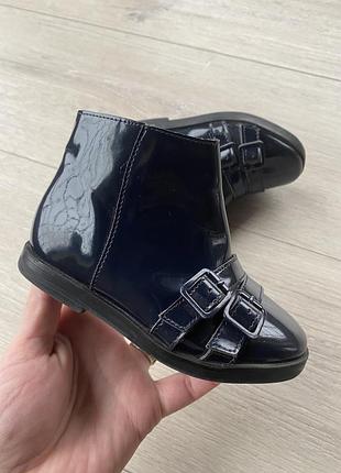 Демисезонные лаковые ботинки zara 22 размер