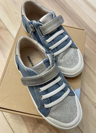 Кросівки, кеди