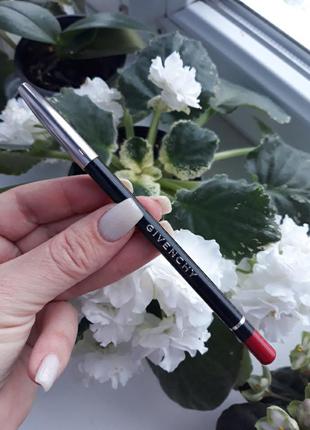 Олівець для губ givenchy