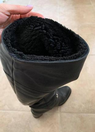 Кожаные черные теплые сапоги на каблуке cesarini3 фото