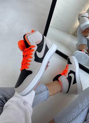Nike air jordan 1 retro "beige / black / orange" жіночі кросівки найк аїр джордан10 фото
