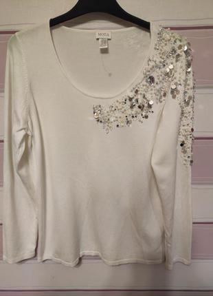 Светр з декором