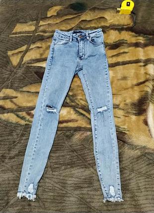Джинсы