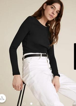 Топ з довгим рукавом та заокруглений виріз навколо шиї