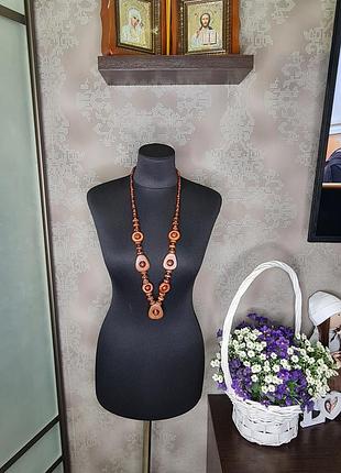 Украшение на шею из дерева