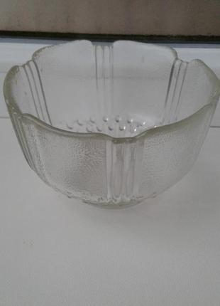 Маленькая конфетница салатник из цветного стекла винтаж ссср