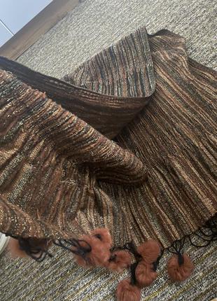 Большой коричневый шарф шаль с блесками и с помпонами5 фото