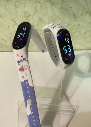 Детские наручные часы-браслет:электронные,силиконовые,сенсорные,спортивные1 фото